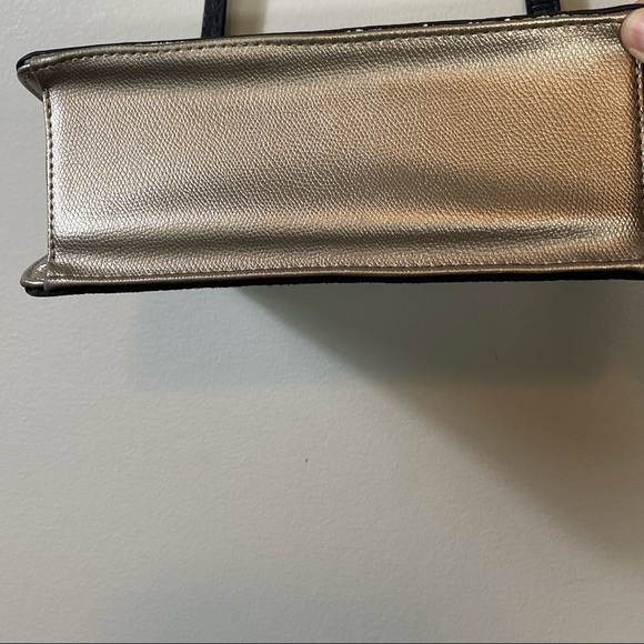 Carpisa Kuvera  Mettalic Pebble Grain Faux Leather Structured Bag Cross Body - Picture 6 of 14